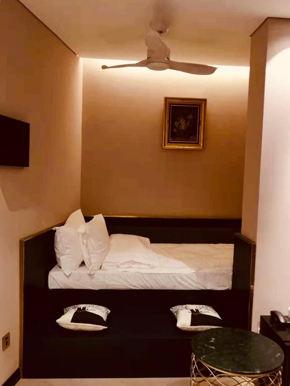 Moon And Chalice Boutique Hotel Kunming Zewnętrze zdjęcie