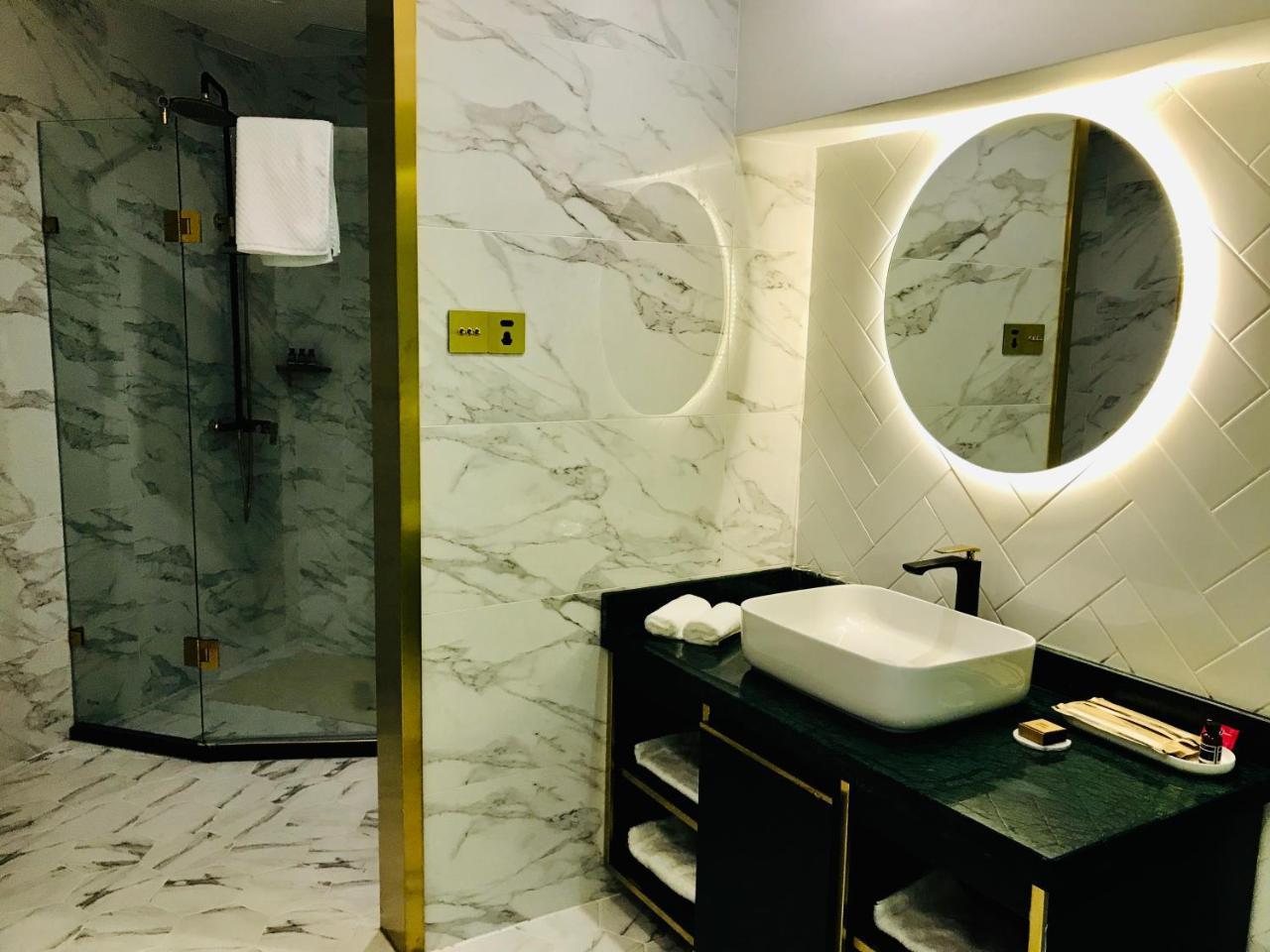 Moon And Chalice Boutique Hotel Kunming Zewnętrze zdjęcie